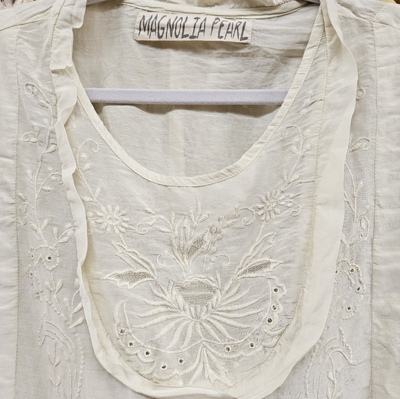 Magnolia Pearl Embroidered Blouse TOP - Picture 2 of 7
